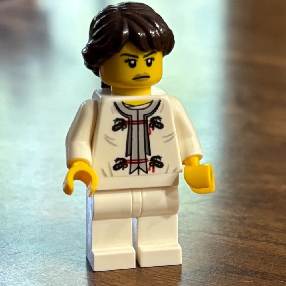 LEGO Ninjago Nya Minifigure White Outfit Dragon Print Braided Hair 2011 Martial